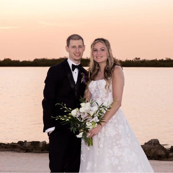 woof - Picture 1 of 3